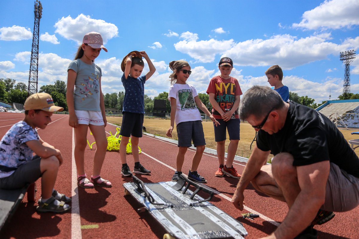 IBSF (@ibsfsliding) on Twitter photo Kids are the future of our sport. 🤍 <a href="/heraskevych/">Vladyslav Heraskevych OLY</a> showing the kids of Chernihiv what the sport of skeleton and bobsleigh is all about.
instagram.com/p/CfTiqWRooX-/…
#IBSF #skeleton #slidingfamily #Sliding2MiCo2026 Kids are the future of our sport. 🤍 <a href="/heraskevych/">Vladyslav Heraskevych OLY</a> showing the kids of Chernihiv what the sport of skeleton and bobsleigh is all about.
instagram.com/p/CfTiqWRooX-/…
#IBSF #skeleton #slidingfamily #Sliding2MiCo2026
