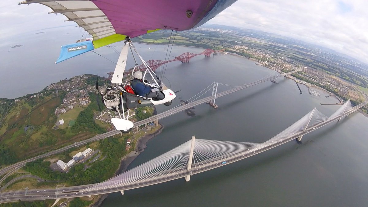 GeoffreyCoan's tweet photo. #FlyUK #microlight #flying
Leaving Fife we routed South and asked @EdiAirport for a transit overhead which they kindly gave.
Fantastic views of the @ForthBridges and the airport.
Oh I love flying ๐, such a privilege we have https://t.co/3HzuHbY19N