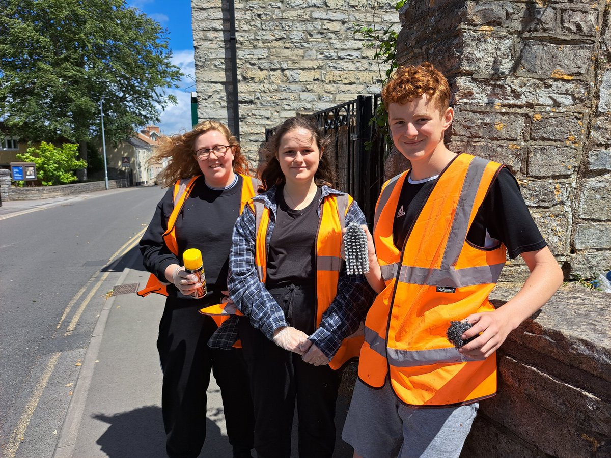 StreetParishCou's tweet photo. **GRAFFITI CLEAN UP DAY 2** was a great success this weekend.
Thank you to our wonderful volunteers for coming along.
We will put out a notice when the next clean up day is planned.
#keepourstreetclean #volunteer #streetparishcouncil #graffiticleanup #communitymatters https://t.co/yrDi4w3Mgu