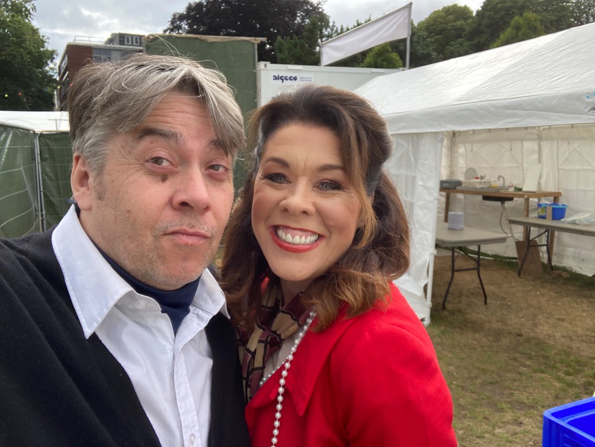 lesleyrosslyric's tweet photo. Struggled to get a ticket to see @SmjamesJames in sold out Under Milk Wood
Ended up with one of the best seats in the house - onstage!
@markhenrydavies & I drafted in last minute due to #Covid affecting cast
Thanks #MarilynLeConte for asking us
#CaptainCat
#CardiffOpenAir https://t.co/43lbS08iPl
