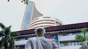 TheVKTOne's tweet photo. #ClosingBell Markets Today - 27 June 2022
Sensex Up +433.30 / 0.82% at 53,161.28
Nifty50 Up +132.80 / 0.85% at 15,832.05
BankNifty Up 183.80 / 0.55% at 33,811.25
#Sensex #Nifty #Nifty50 #NiftyBank #BankNifty #MarketsToday #MarketUpdates #BSENSE #BSE #NSE https://t.co/GRnRCHdJNy