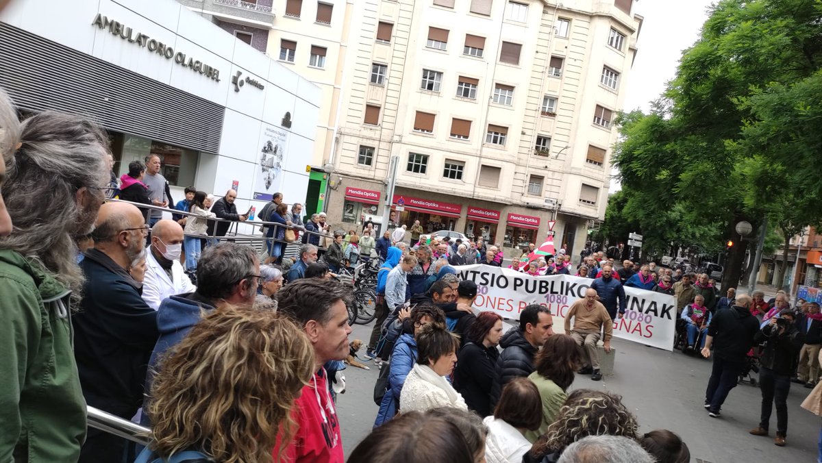 SATSE_Euskadi's tweet photo. ✅🗣️ Arabako ESIko langileen ordezkaritza-organoak, horien artean dago Erizaintza Sindikatua, eta gizarte-arloko beste erakunde batzuk bildu dira Arabako lurraldean eragiten ari den osasun publikoaren narriadura aztertzeko. https://t.co/lwyFdQlFIi