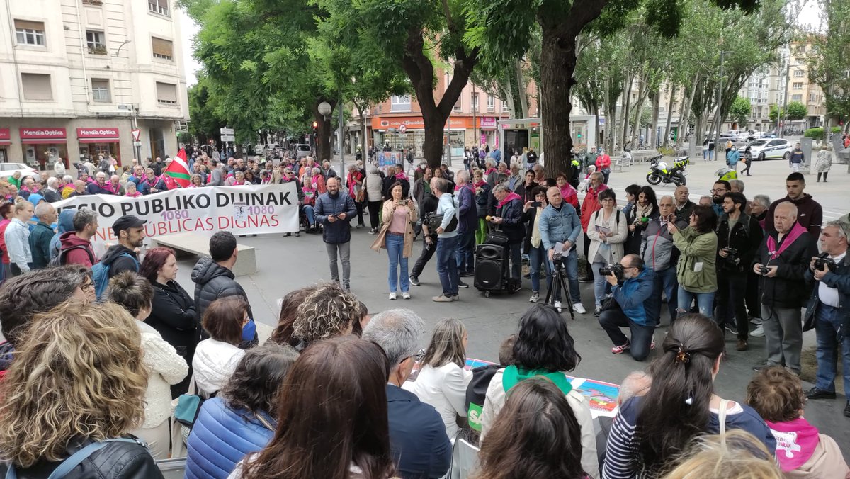 SATSE_Euskadi's tweet photo. ✅🗣️ Arabako ESIko langileen ordezkaritza-organoak, horien artean dago Erizaintza Sindikatua, eta gizarte-arloko beste erakunde batzuk bildu dira Arabako lurraldean eragiten ari den osasun publikoaren narriadura aztertzeko. https://t.co/lwyFdQlFIi