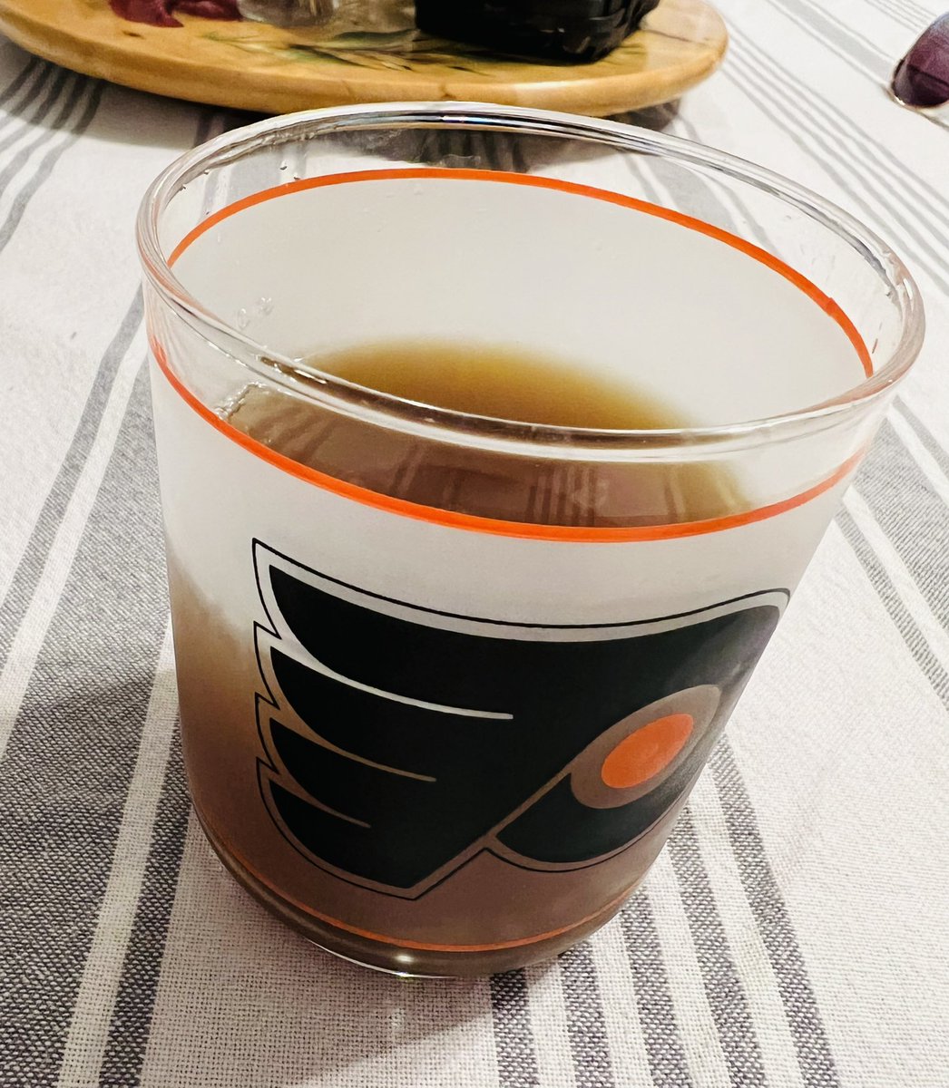 Dadizard's tweet photo. My two loves.
#flyers #rosies #patrip ❤️🥹 https://t.co/Pyh0X0BO28