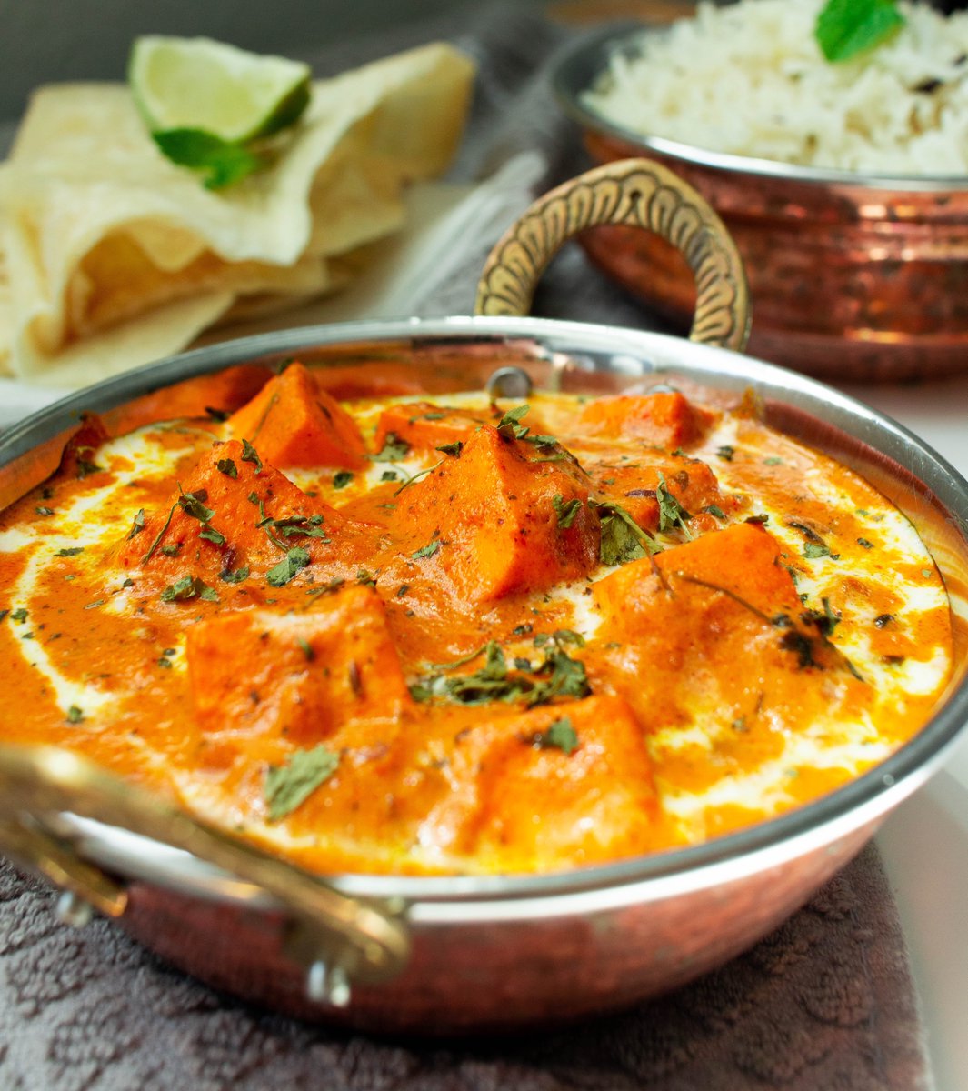HouseofCatford's tweet photo. The weather might be getting a little warmer, but that doesn't mean you don't need to have easy comfort food recipes on standby!

Our Vegan Pumpkin Curry is perfect for such occasions! Tasty and warming, but still light enough for the summer months! https://t.co/AEWakjnbDG