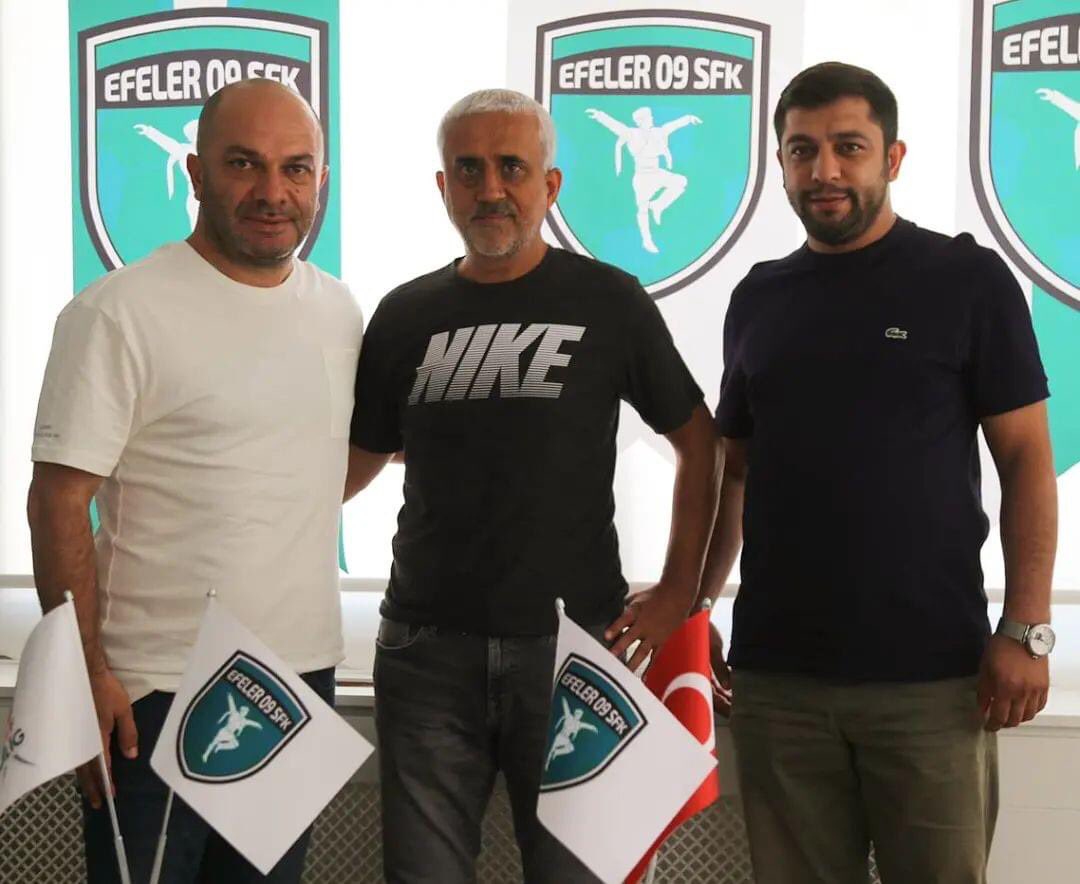 Efeler09Sfk's tweet photo. HOŞGELDİN CEMİL AKTAŞ! 

TFF 3.Lig’de mücadele edecek olan Efeler 09 Spor Futbol Kulübü’müz, Yeni sezonun hazırlık çalışmaları kapsamında Teknik Direktörlük görevine Cemil Aktaş’ı getirdi           
Kendisine Efe Armamız altında başarılar diliyoruz @cemil_1904
 #Efeler09SFK https://t.co/TEDP5dKiql