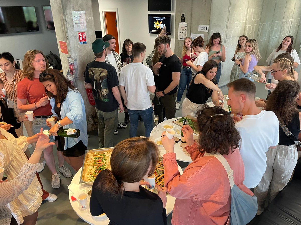 Chères étudiantes, chers étudiants de 5ème année, votre scolarité 2021/2022 se termine et c’est avec émotion et bonheur que l’équipe a fêté avec vous la fin de vos études vendredi dernier.

En attendant la remise de diplômes… On vous souhaite le meilleur !