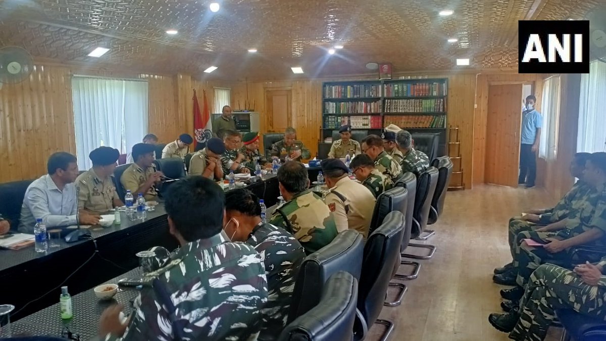 ANI's tweet photo. IGP Kashmir chaired final security review meeting related to Amarnath Yatra in South Kashmir’s Anantnag. GOC Victor Force, IG CRPF, DIGs of BSF, ITBP, CRPF &amp; JKP besides South Kashmir dist SSPs &amp; COs attended. Real threats&amp;countermeasures being taken by police &amp; SFs were reviewed https://t.co/L58VF5Db6r