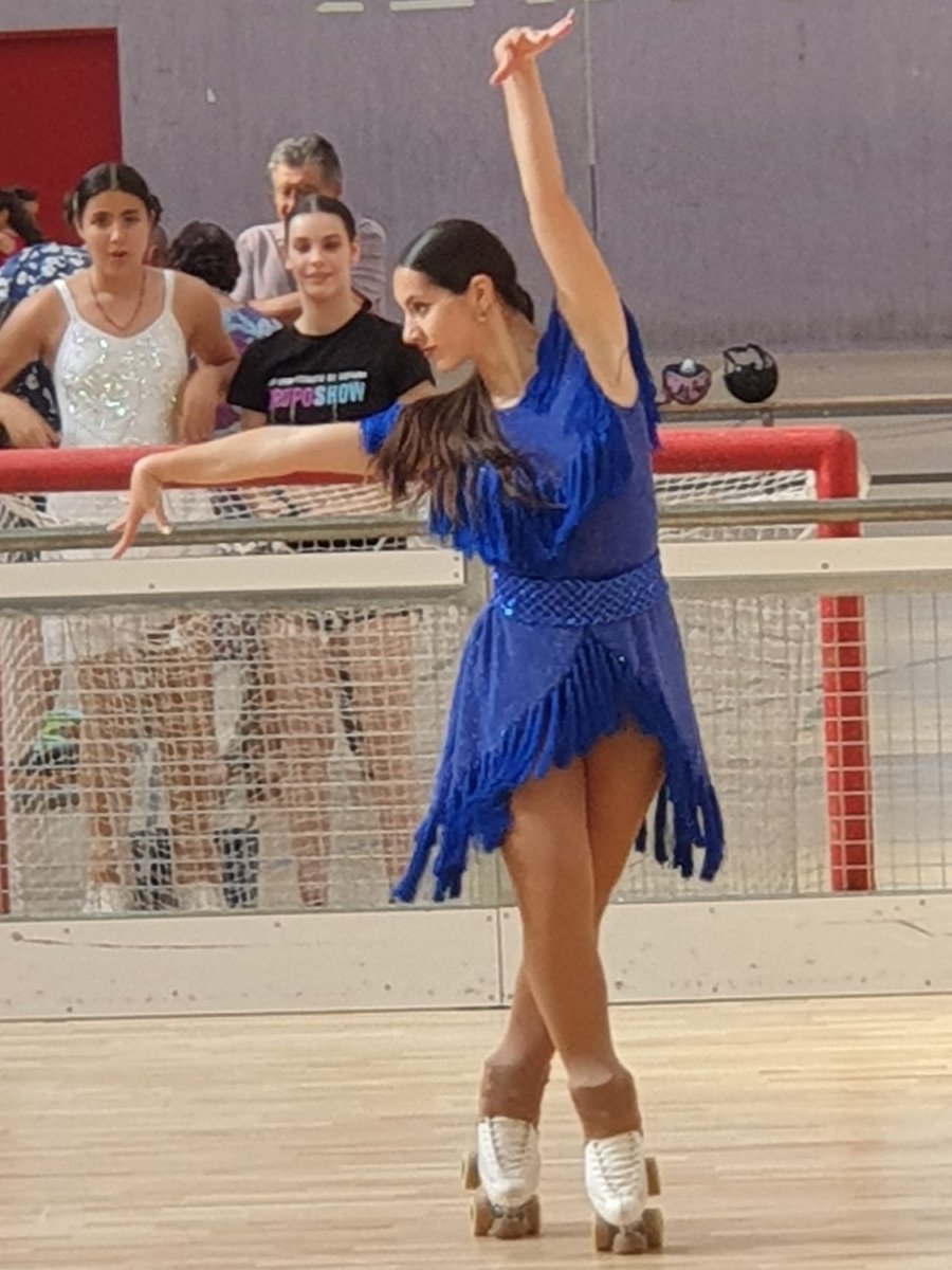 AlcorconCP's tweet photo. Fiesta de cierre de temporada para #patinajeartistico

Nuestro presidente ALUCINÓ con todas nuestras deportistas y su enorme evolución https://t.co/trEbCCXC1c