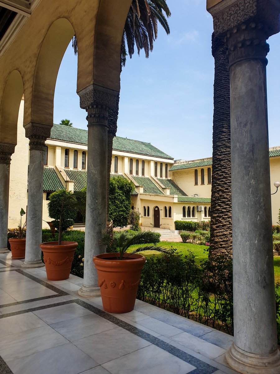 Salmatoune22's tweet photo. Le tribunal de 1ère instance, Place Mohamed V. #Casablanca - Royaume du Maroc 

Perle architecturale symbolisant le Maroc en une ère européenne en gardant des traits maroco-islamique, construit en 1920 par Marrast et Prost https://t.co/x7740WqqJ9