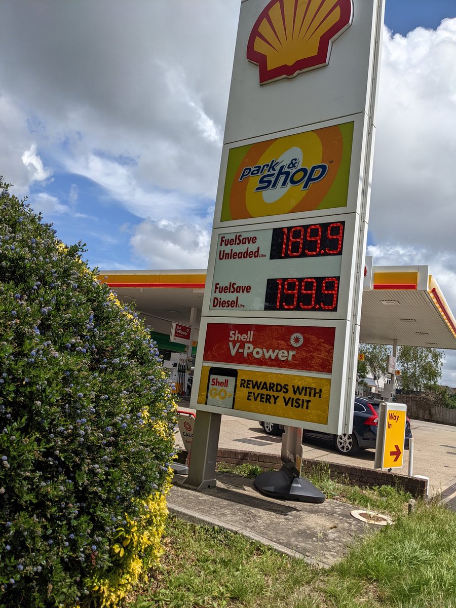 You know if you fill up with diesel they have a "nudge" button in the kiosk.#MondayMotivaton #MondayThought #FuelPrice #wimborne