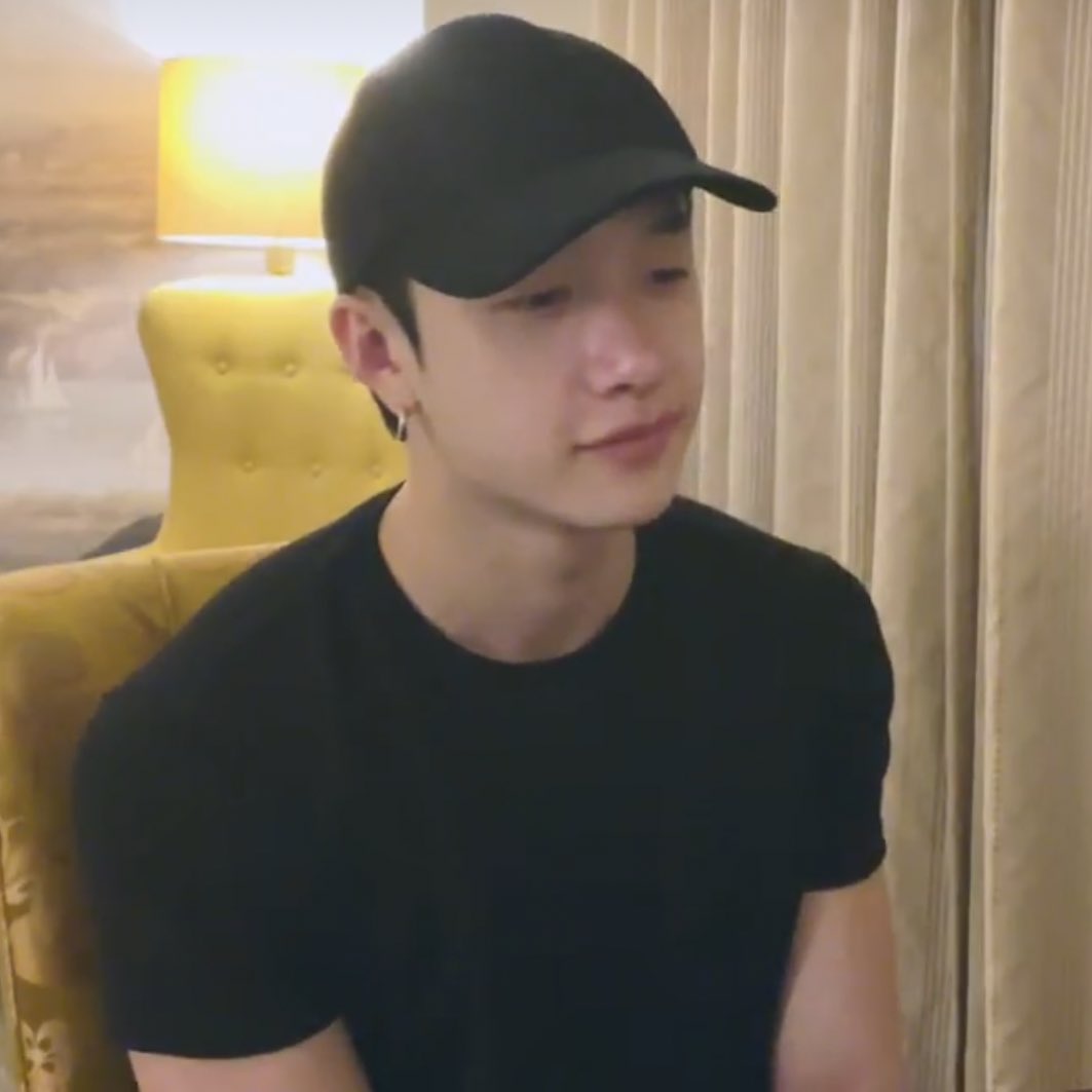 아니 눈이너무 추욱......축.....츅....... 쳐지셨어요!!!!