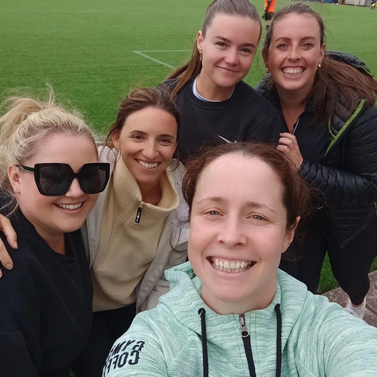DouglasHallAFC's tweet photo. Great to see the old girls up to support the Seniors yesterday.Mammy Noreen was delighted to see them. https://t.co/TDK687ya54