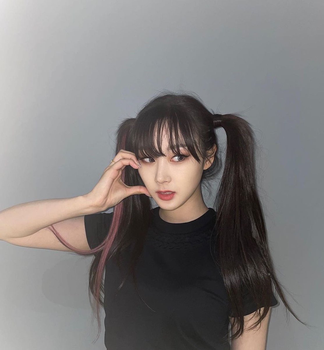 aespa_off's tweet photo. Thank you so much for your support on our Debut ‘Next Level’! 
xoxo. GIGI of aespa 🖤⚔️✨
데뷔 '넥스트레벨' 응원해주셔서 정말 감사합니다!
GIGI 에스파 🖤⚔️✨

#aespa #GIGI https://t.co/YqkFifaCcl