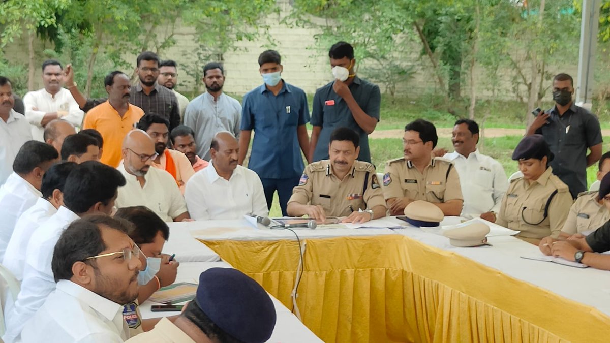 rajender123_22's tweet photo. @BJP4India @BJP4Telangana @Bjp4SecbadCant Attended Review Meeting by IPS Officers with BjP State Leaders MP ArvindAnna& State Executive Member & SCB Member-RKAnna @TeamRK_BJP @Arvindharmapuri
#SCBwithBJP
#PMNarendraModiji
#ArvindDharmapuri https://t.co/WfkAZqCQlQ