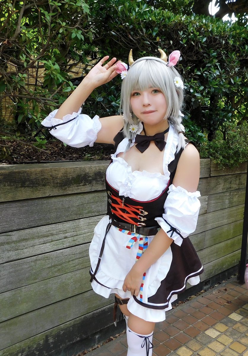 ライトニングボルト ホロライブ 白銀ノエル ディアンドル コスプレ