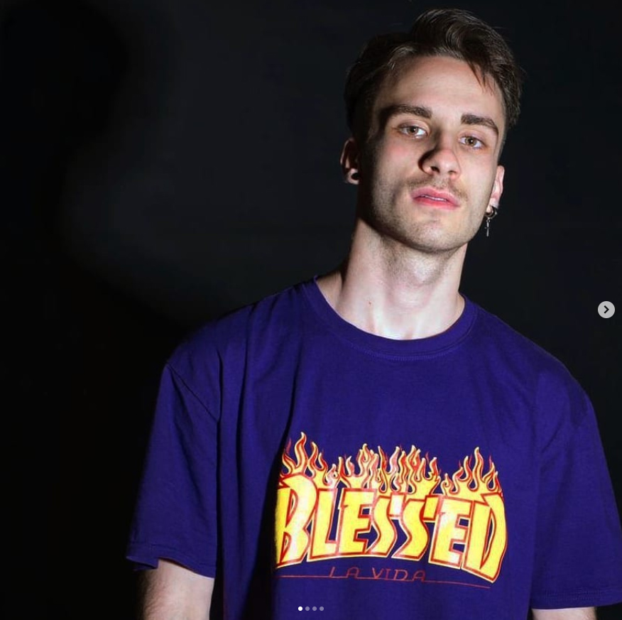 AjlaLlagosta's tweet photo. 👉 Coneixes a David Maestre @glassofice1? És el protagonista de Not Loving, una obra que ja s'ha pogut veure a Barcelona i que torna a l'escenari del Centre Cultural, aquest dissabte, a les 20 h. 

🎟 Compra les teves entrades anticipades a https://t.co/3WVeEBeaQr https://t.co/WmsnbxAugc