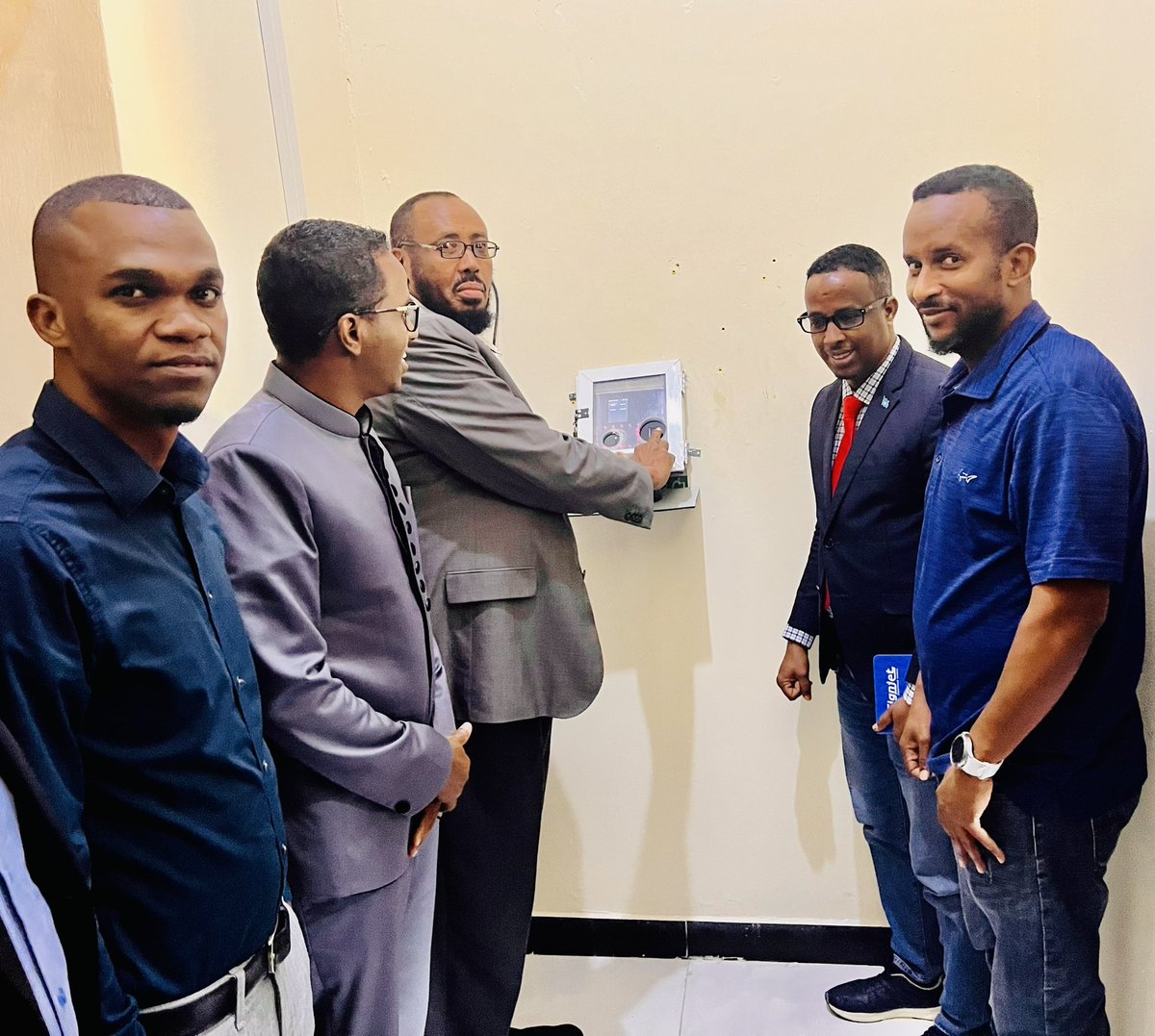 TheNationalCiv2's tweet photo. Xafiiska Guddi-Hoosaadka Kormeerka, Anshaxa &amp; Abaalmarinta ee Guddiga Qaranka Ee Shaqaalaha Dowladda oo kormeer shaqo ay ku tageen W Qorsheynta iyo W Dhalinyerada iyo Cayaaraha waxay kulan dardargailn shaqada ah la yeesheen dhammaan Ag waaxedyada wasaaradda . https://t.co/86HPK1lhIl
