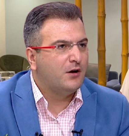 Cem Küçük :
" Ben Üçlü olsun güçlü olsun " demedim.
"Ben Nescafe 3'ü bir arada'yı
içmesini seviyorum dedim."

#sakso #kaset #videoyu #tgrt #montaj #cemkucuk #İstanbul #ihlas #ZamlardanSonra #rasimkaanaytoglu
#üçlü #Grup #igrenç #SedatPeker