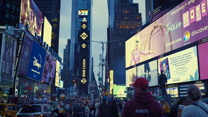 stake_bnb's tweet photo. Have you spotted #BNB in Times Square, NYC? 👀 https://t.co/SUASOhAAcO