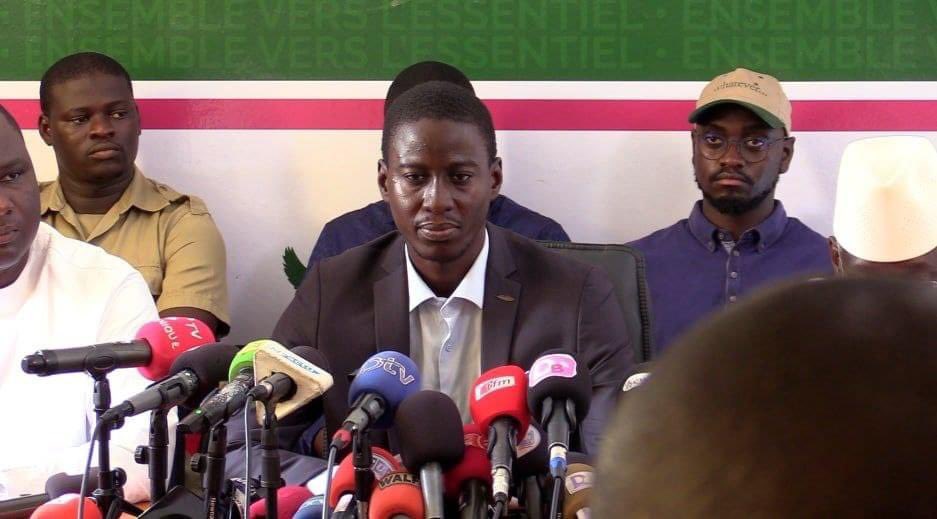 Un pays entre les mains d’un ministre de L’INFERIEUR et un gardien de la CONFUSION, les honnêtes gens n’ont qu’à prendre leur responsabilité pour la sauvegarde de l’intérêt général.
« Serigne Moustapha SY, Président du PUR »
#YewwiAskanWi
#FreeSenegal
#electionslegislatives2022