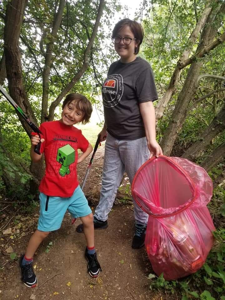 Well done <a href="/NatashaLR1304/">Natasha</a> and Michael helping <a href="/KetteringGreens/">Kettering Green Party</a> with the litter pick 🚮
@KbaPrimary <a href="/KBuccleuchA/">KBA</a> <a href="/MrAMoody/">Mr A Moody</a>