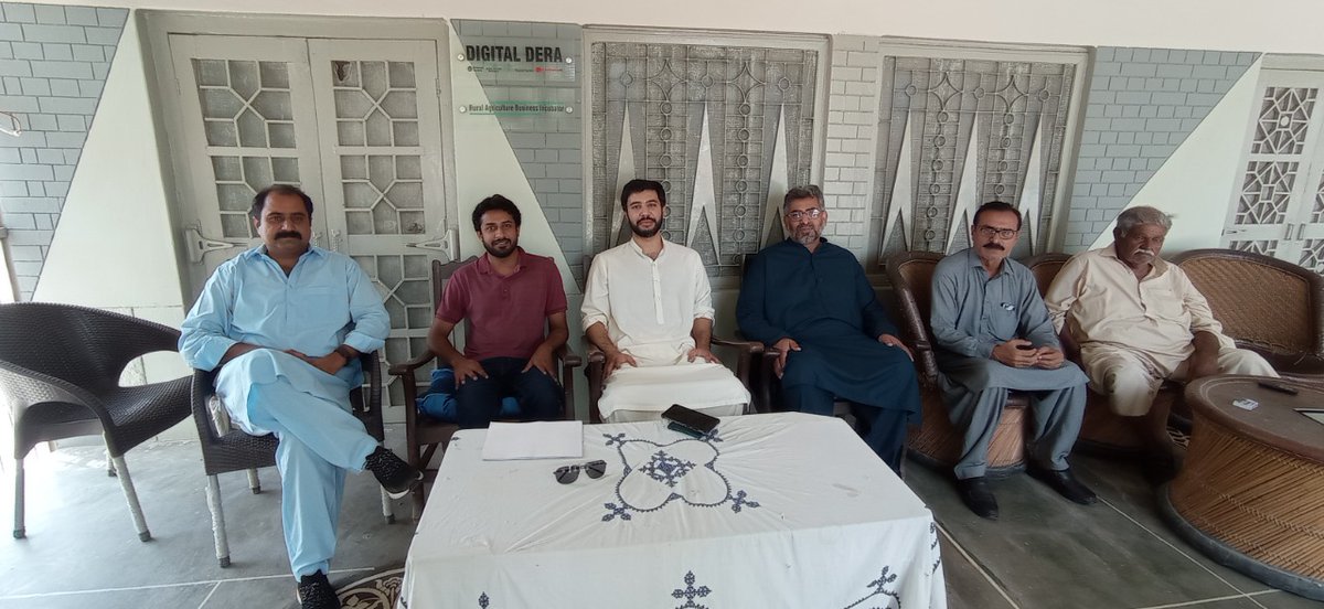 AgriRepublic's tweet photo. #DigitalDera #SmartVillages network #Pakpattan had the pleasure to host a visit from Lahore University of Management Sciences #LUMS led by Nauman Ahmad Zaffar, Project Director #NIC #SSBASS, Mansoor Lashari, CEO, BarqBox  Muhammad Huzaifa Qasmi, #EV Expert, LUMS Energy Institute. https://t.co/Mu8GFHTXLf