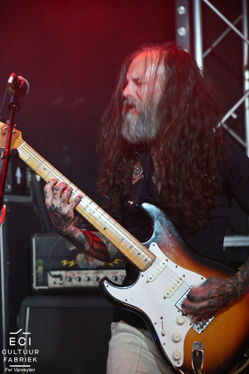 Redacteur Martijn Welzen pakte afgelopen zaterdag de eerste editie van Roerig mee, met de fenomenale livesensatie Temple Fang en <a href="/nomansvalley/">No Man's Valley</a> in <a href="/Azijnfabriek/">De Azijnfabriek</a>. Zijn verslag lees je hier: wp.me/p6xalX-e6I