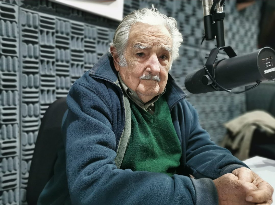NadaQuePerderuy's tweet photo. 🔴 ¿Cómo ve la gestión de gobierno? 

🎙️ Ya estamos con el expresidente José Mujica. 

#LaRadioQueNosMueve

📱https://t.co/urHHm9oz8y | 📻 97.9 FM MVD | 102.5 FM Maldonado https://t.co/3gr812XfyI