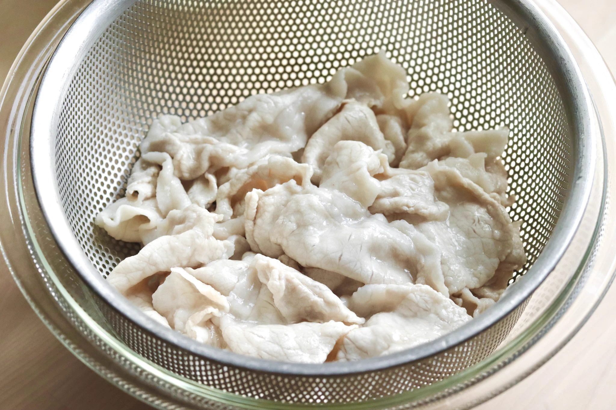 いくら冷やしても柔らかい！片栗粉がポイントの冷しゃぶサラダ。