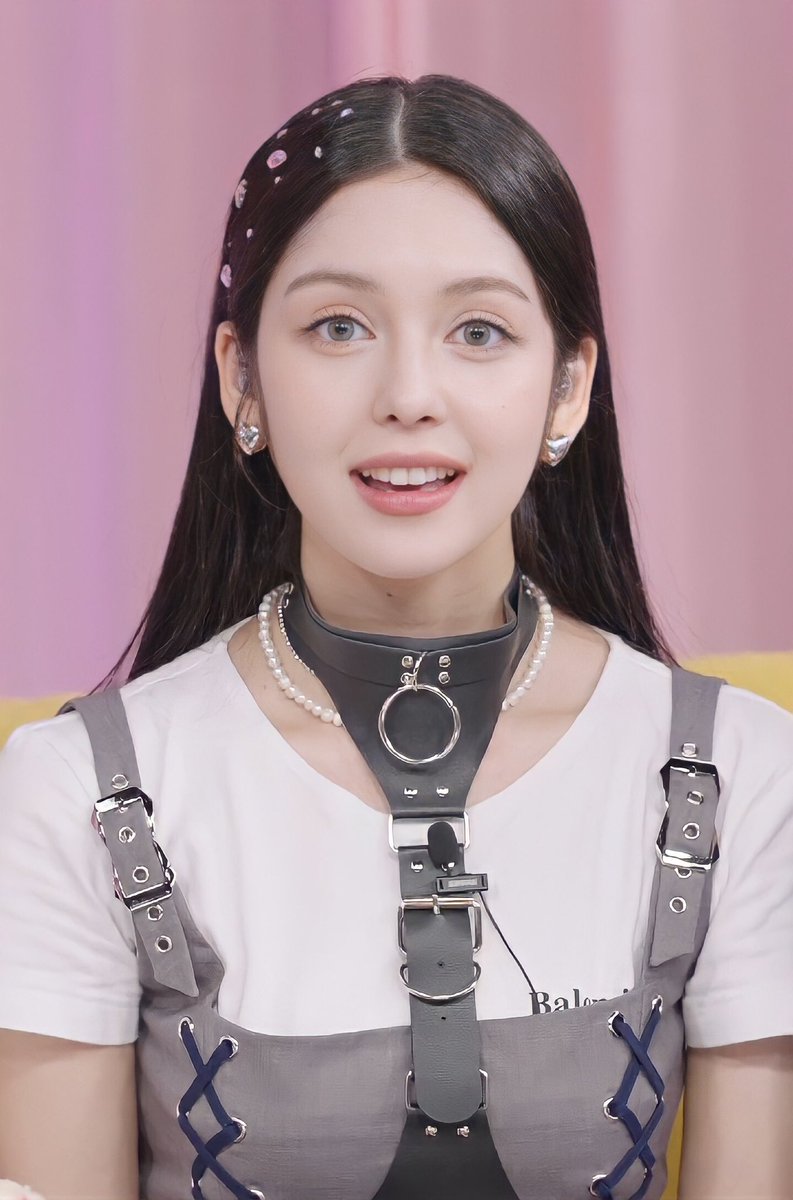 justchantyv's tweet photo. chanty 💁🏼‍♀️🥰 

#chanty #ChantalVidela #LAPILLUS https://t.co/U3KcCEgxUT