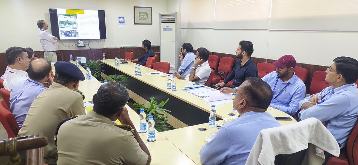 aaijammuairport's tweet photo. A presentation by State Organ and Tissue Transplant Organisation (SOTTO), J&amp;K regarding the Creation of Green Corridor for human organ transportation was given at Jammu Airport. Airport Director, Commandant CISF, Airline APMs and Medical Officer, PHC were present in the meeting. https://t.co/OyCVbYNWbo