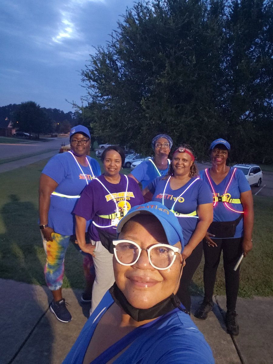 Olliegall's tweet photo. #MarvelousMonday #GirlTrek
Let's Keeping Moving 👟👟
@GirlTrek #4Dark30Crew
Congratulations Valarie Paige #JumpstartChallenge Finisher on today!
#ByFaithWalker #GirlTrekCares

Day 27 for me - 99.16 miles https://t.co/NTODUvU4Ns