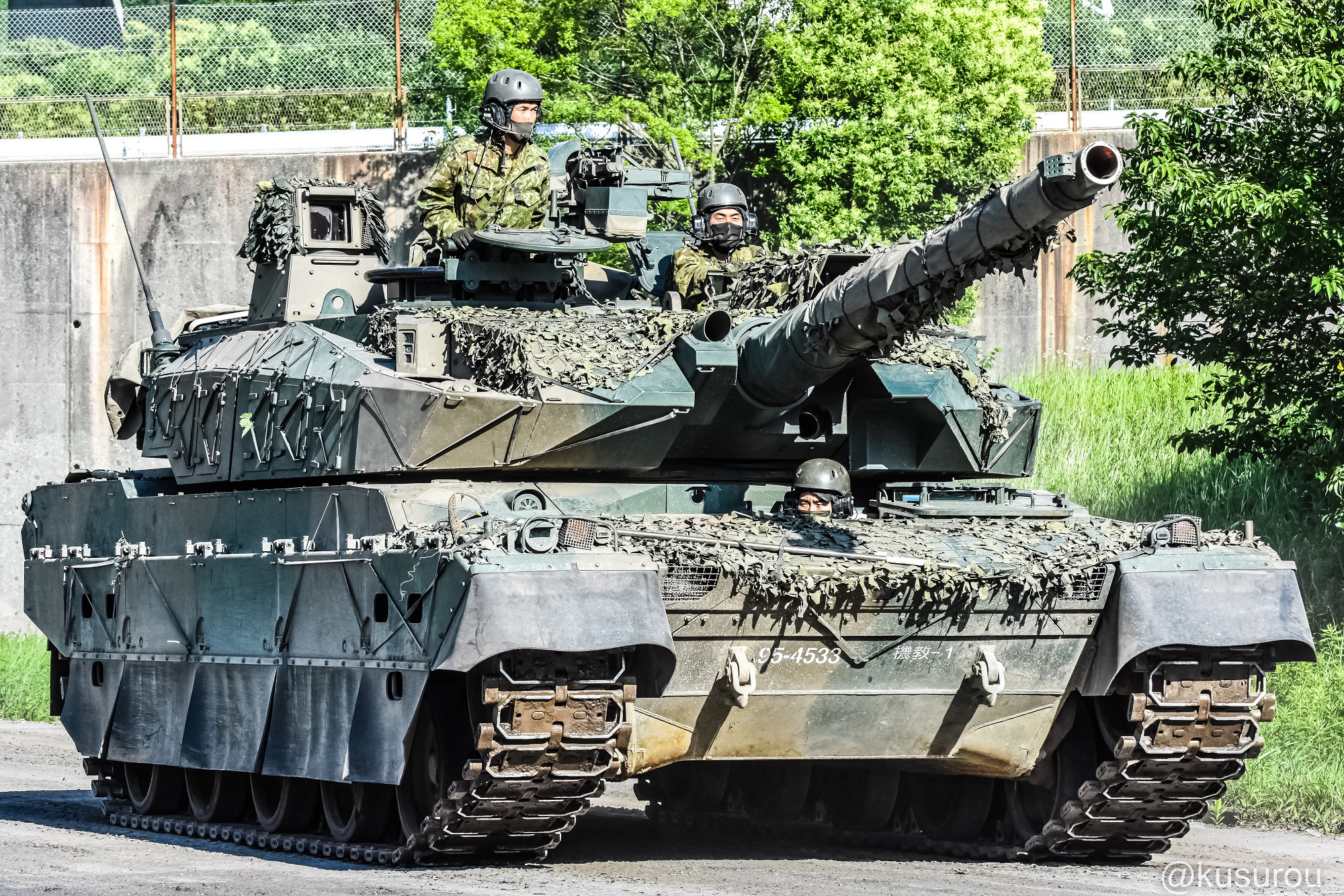 クスロウ on Twitter 