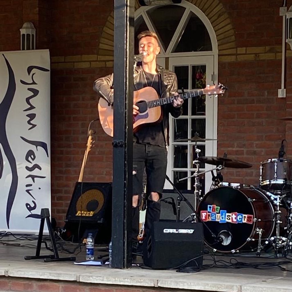 jackwoodwardjw's tweet photo. Great fun playing @lymmfestival on Saturday! πΎπΆπ€πΈ
New single βEvery Nightβ out this Friday!
#originalmusic #livemusic #newmusic #newmusicalert #singersongwriter #singer #acoustic #musicvideo #outdoorgig https://t.co/r6OFr2yKl6