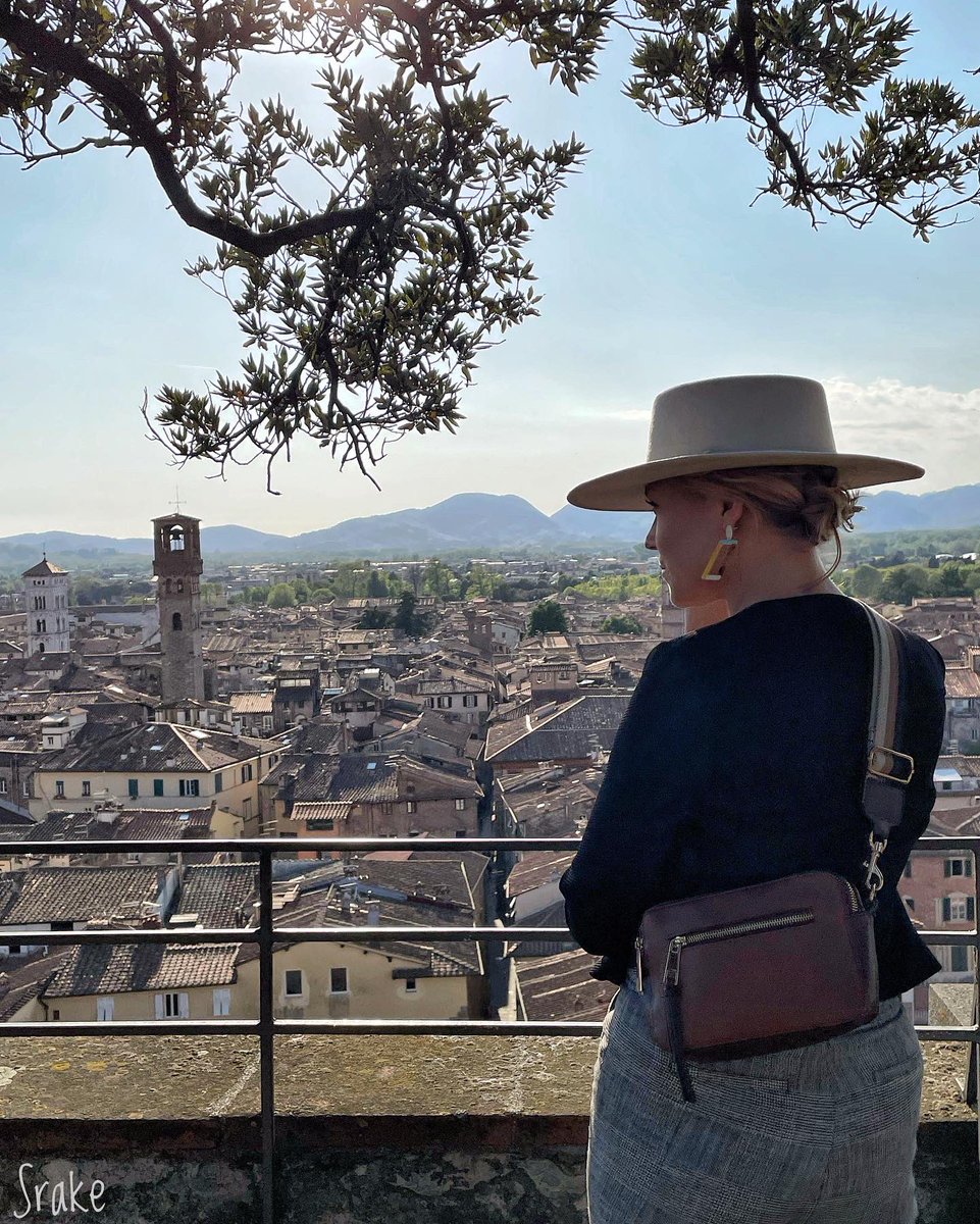 srake85's tweet photo. Posti speciali e la semplice bellezza toscana.
- Special places and the simply Tuscany beauty.
- Lugares especiales y la simple belleza toscana.

📍#TorreGuinigi, #SanMicheleinForo e #PiazzaAnfiteatro, #Lucca, #Toscana, #Italia.

👉🏻 cosa vedere a Lucca? https://t.co/vNXBTz2YPK https://t.co/beLWI6kYRD