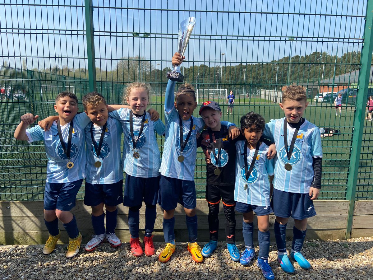 SphinxU9's tweet photo. What a season it has been!! 4 trophies, over 150 goals scored &amp; an absolute blast playing and developing with your mates. Thank you to our parents and thank you for the support we have had from the fantastic members of this club @CoventrySphinx #UTS #Development #Fun https://t.co/BaWkbmQHJC