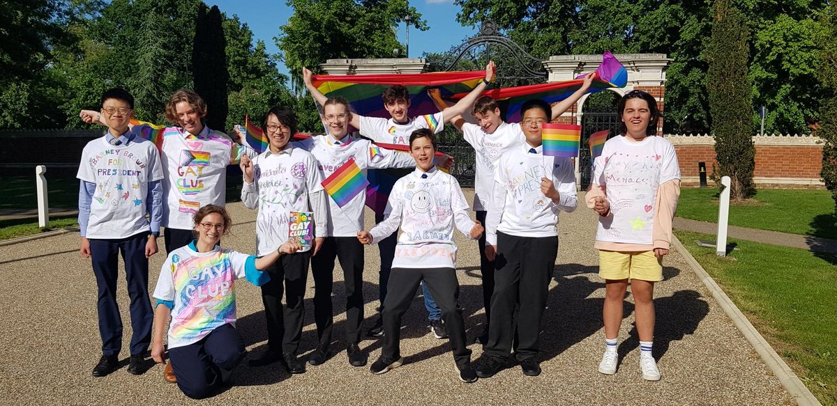 DCWodehouse's tweet photo. It's the final week of our #ReadWithPride relay, so we thought we'd celebrate with the @DulwichCollege LGBTQ+ Soc/Chameleon creative writing club's tribute to the uplifting, funny, & inspiring Gay Club! by
@simonjamesgreen - complete with homemade shirts! #votebarney #PrideMonth https://t.co/gU6rjXFUc6