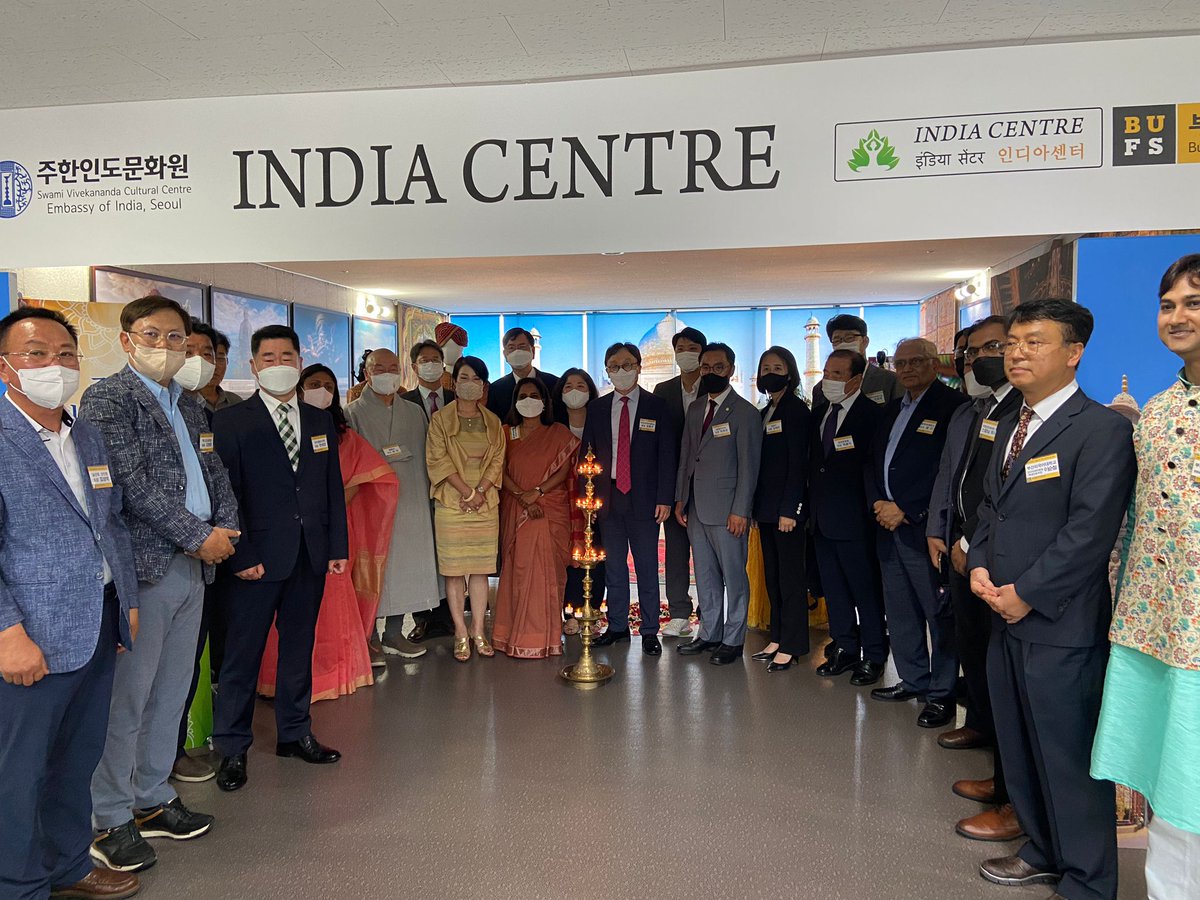 ICCSeoul's tweet photo. #IndiaCentre at #BusanUniversity of #ForeignStudies was also inaugurated today. The Centre established at #BUFS will act as a nodal point for India-related activities in #Busan & serve as a ready resource for students interested in India.
@ICCSeoul
@IndiainROK @iccr_hq https://t.co/foSAe9E9dM