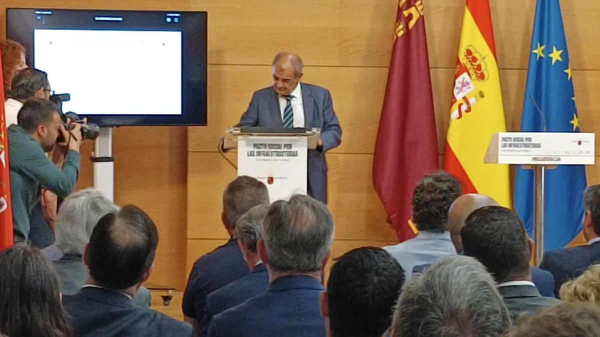 ucomur's tweet photo. 🖊️Suscribimos junto al resto de colectivos empresariales y sociales de la Región, el 𝗣𝗮𝗰𝘁𝗼 𝗽𝗼𝗿 𝗹𝗮𝘀 #𝗜𝗻𝗳𝗿𝗮𝗲𝘀𝘁𝗿𝘂𝗰𝘁𝘂𝗿𝗮𝘀, para cuya elaboración @Ucomur realizó propuestas en febrero a @JRDiezdeR @Fomento_RM con el objetivo de seguir sumando esfuerzos 🤝 https://t.co/bewnmS4kWu