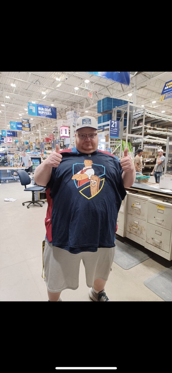 btaylor0675's tweet photo. some of the team enjoying hanks t-shirts for being 180 days accident free! great job 675!!@D816Ap @Brandon73676211 https://t.co/GSdP2lV7J3