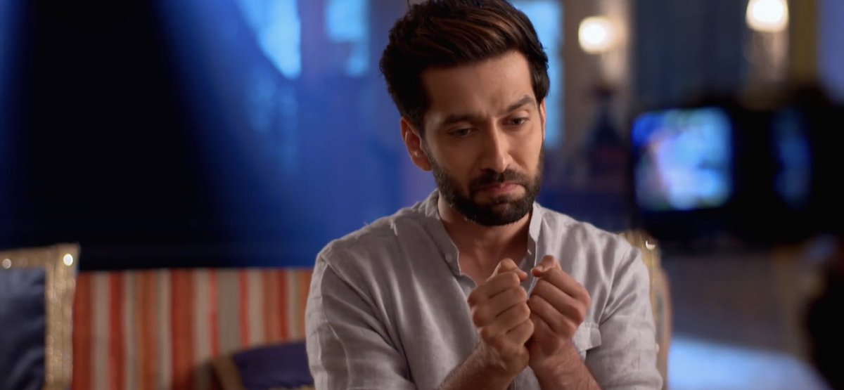 AmesforJakes's tweet photo. Shivaay’s POV was so soft and beautiful. This scene is always gonna be special cause Nakuul was phenomenal here.

For those saying he’s only good at nonverbal scenes, I’d advise you to watch this.

This was a masterpiece in the making.

@NakuulMehta

#6YearsofIshqbaaaz https://t.co/j6hnegGNuI