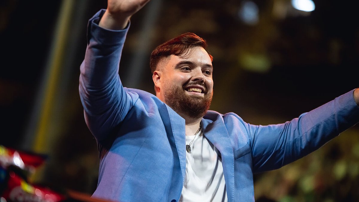 ¿Con qué influencer te irías de fiesta? Según nuestro estudio los españoles eligen por orden de preferencia a 1. <a href="/IbaiLlanos/">Ibai</a> 2. <a href="/Rubiu5/">elrubius</a>  3. Maria Pombo 4. Dulceida 5. <a href="/XusoJones/">Xuso Jones</a> 6. <a href="/paulagonu/">Paula Gonu</a> 7. Marta Diaz y 8. <a href="/LauraEscanes/">Laura Escanes</a> larazon.es/television/202…