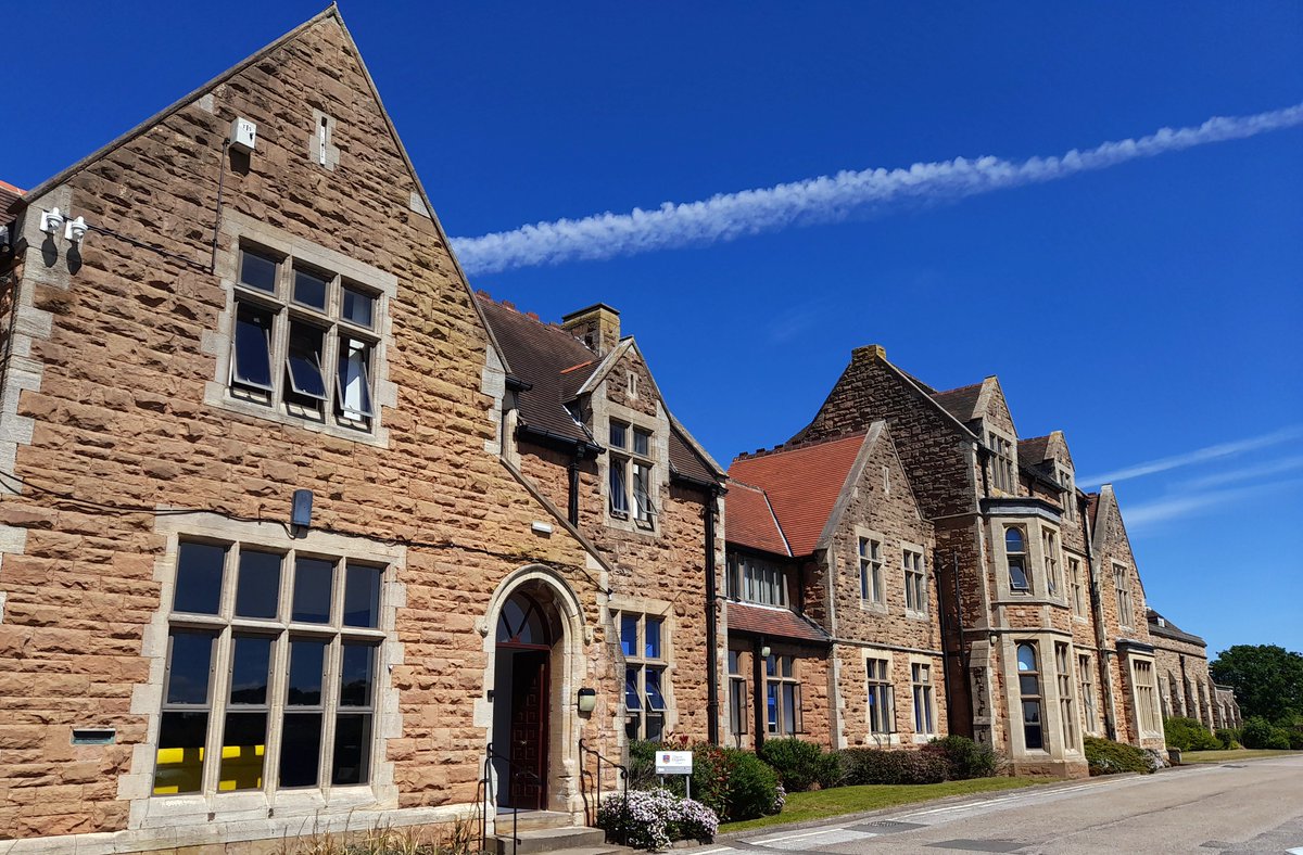 Queen Elizabeth's tweet media