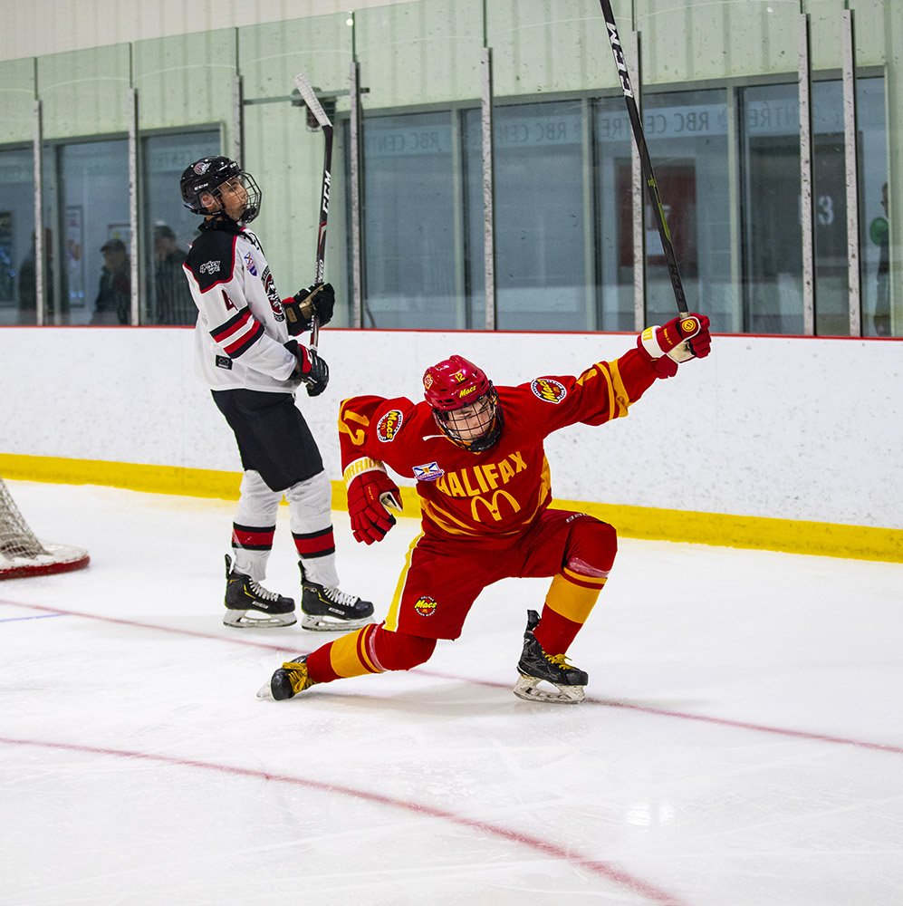Happy Birthday 🎉 to former Macs Assistant Captain Alex Ross