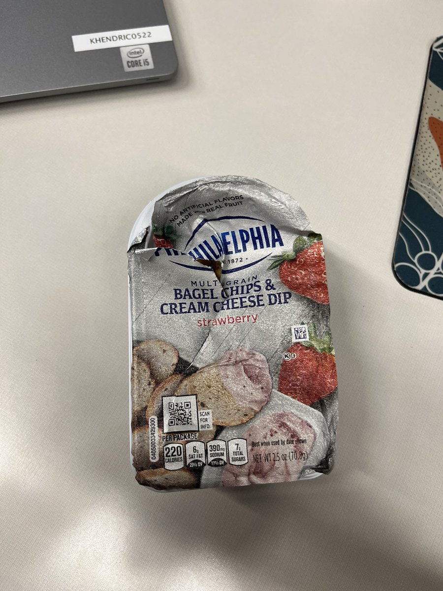 kateee_13's tweet photo. Happy Monday ☹️ @KwikTrip @phillycreamchs https://t.co/cKmj44t9uu