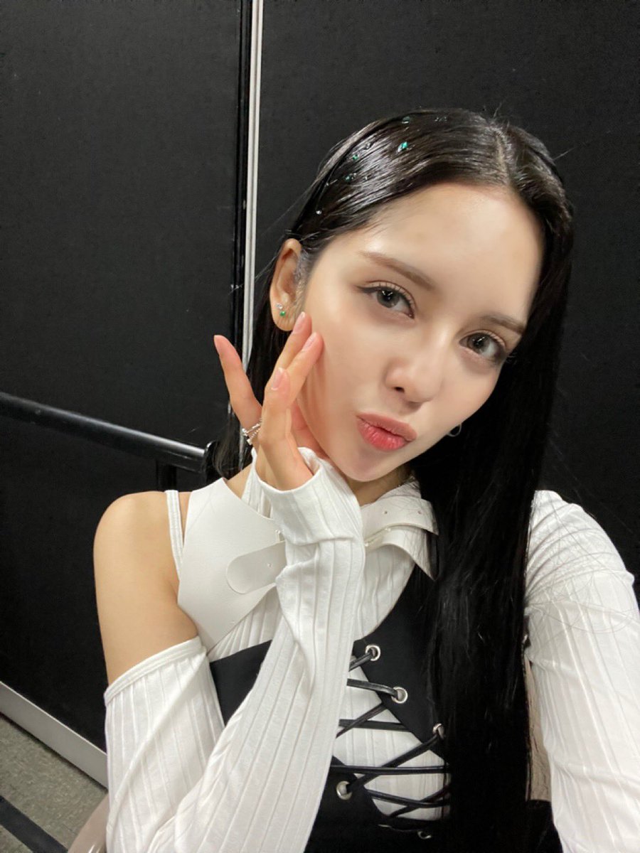 chantypicss's tweet photo. Chanty sister is in the house 😍

#Lapillus #라필루스 #Chanty #샨티 https://t.co/aBUI6AEFeX