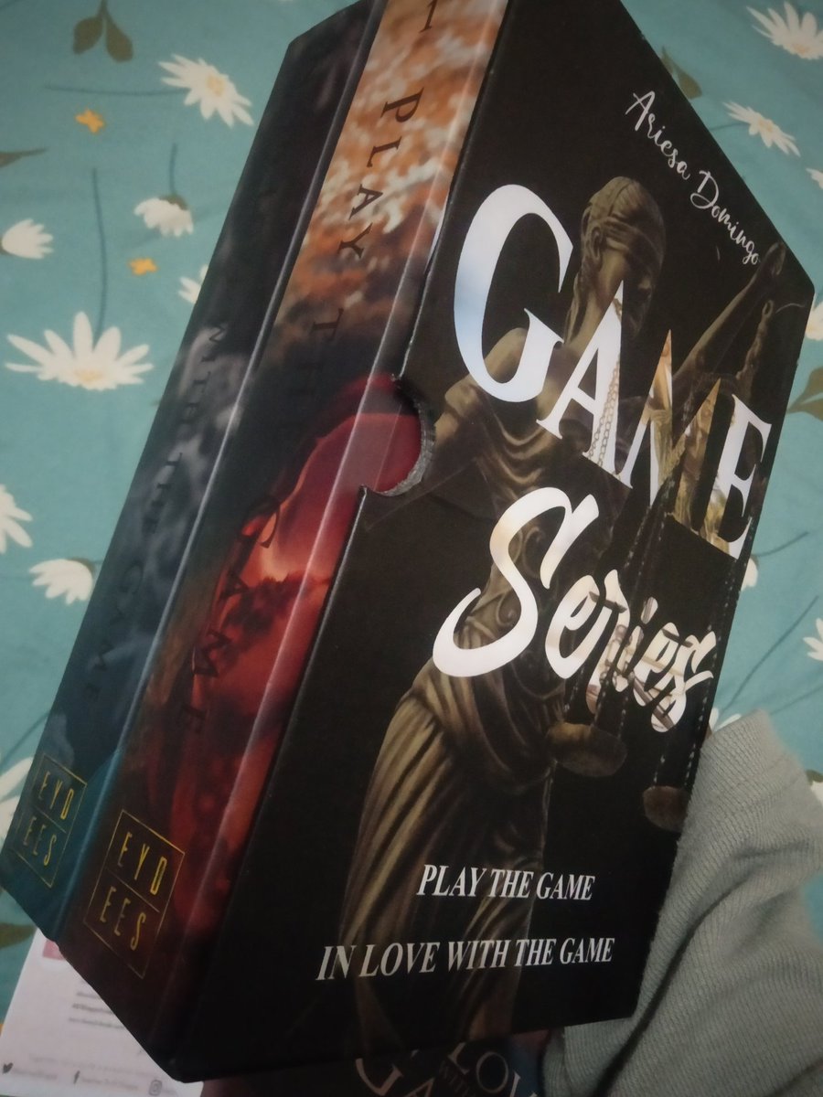 kntszyy_'s tweet photo. Rush Selling my GSB1 First Print with book box and other inclusions!!!
Rfs: Need funds.
Condition: Good as new but with few stains.
Price: 2,400 exclusive of shipping fee
MOP: Bank Transfer
MOD: J&amp;T 

Dm me for more info. https://t.co/SunmDEVmAk