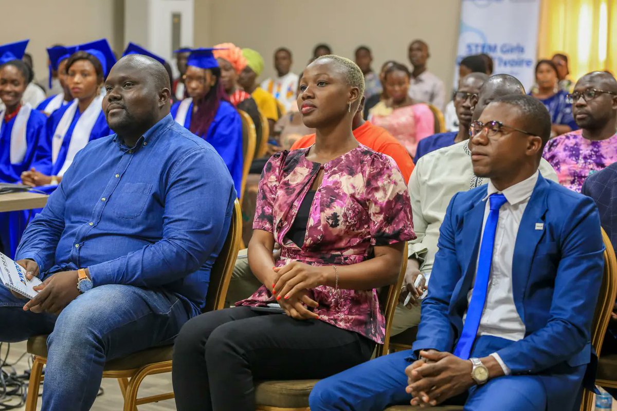 et_dea's tweet photo. CEREMONIE DE GRADUATION #youngwomendigitalprogram à Korhogo
C'est fait✅✨
Nos Young Digital Women de Korhogo ont reçu, ce Samedi 25 Juin 2022, des certifications attestant des compétences acquises tout au long de ce programme de formation!!
#DynExcAfrica
#Allianz
#YWDPKORHOGO https://t.co/Hcdk9oYSFx