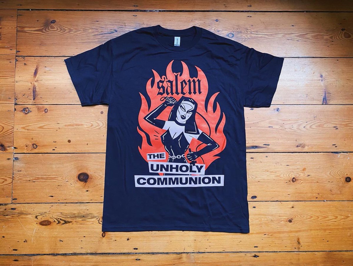 leftover tour mech up on our merch store right now 

limited bits so get some while you can

link in bio

🔪🧛🏻‍♀️